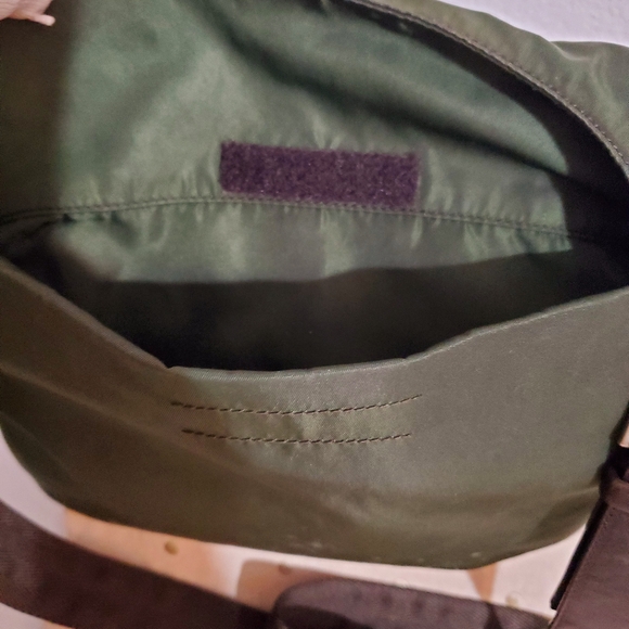 PRADA VINTAGE EBANO GREEN TESSUTO SPORT NYLON WOMEN'S CROSS BODY BAG - … - Picture 6 of 16